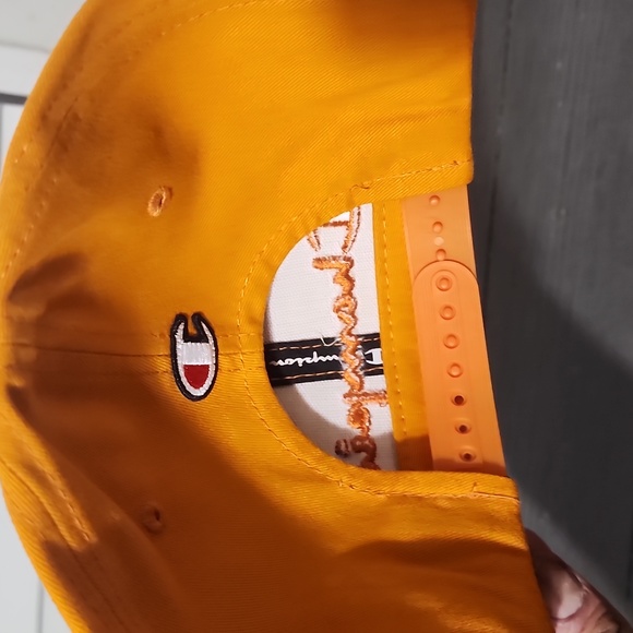 Champion snap back hat - Picture 6 of 7